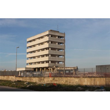 Demolizione palazzina - zona industriale Modugno, ex Ilca