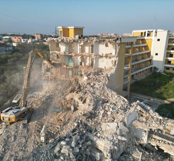 Demolizione complesso residenziale - Via Fanelli, Bari - foto 5
