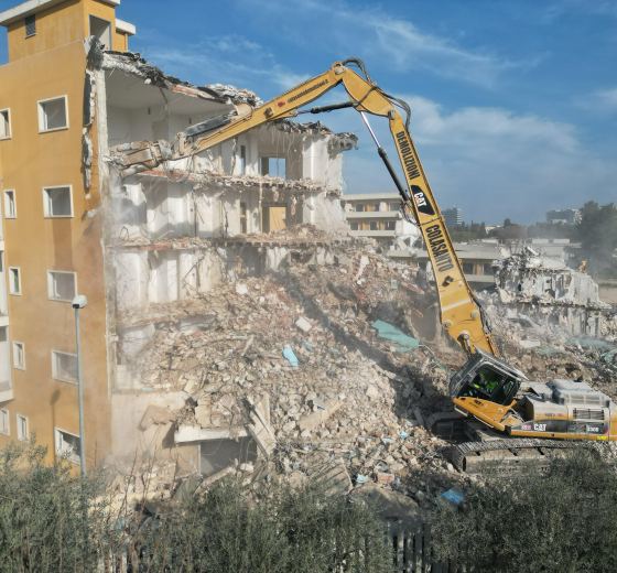 Demolizione complesso residenziale - Via Fanelli, Bari - foto 2