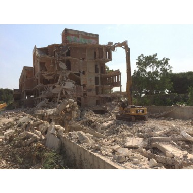 Demolizione casa di cura La Madonnina Viale Pasteur - Bari
